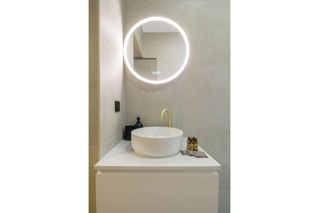 Apartment 81g. New Renovated Invalides Effeiltower *